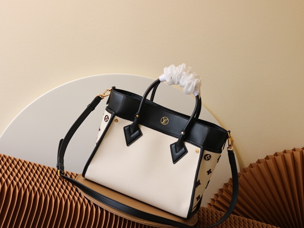 ルイヴィトンバッグ側面デザイン